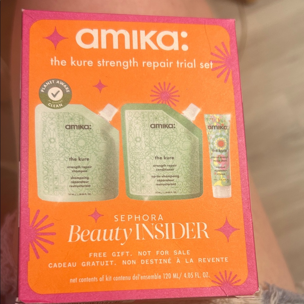 Amika The Kure Strength Repair Set in Pink and Green